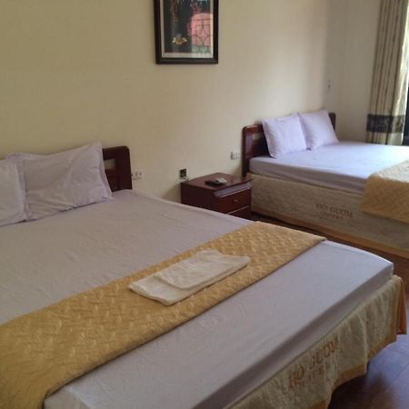 Khach San Ho Guom Hotel Сам Сон Екстериор снимка